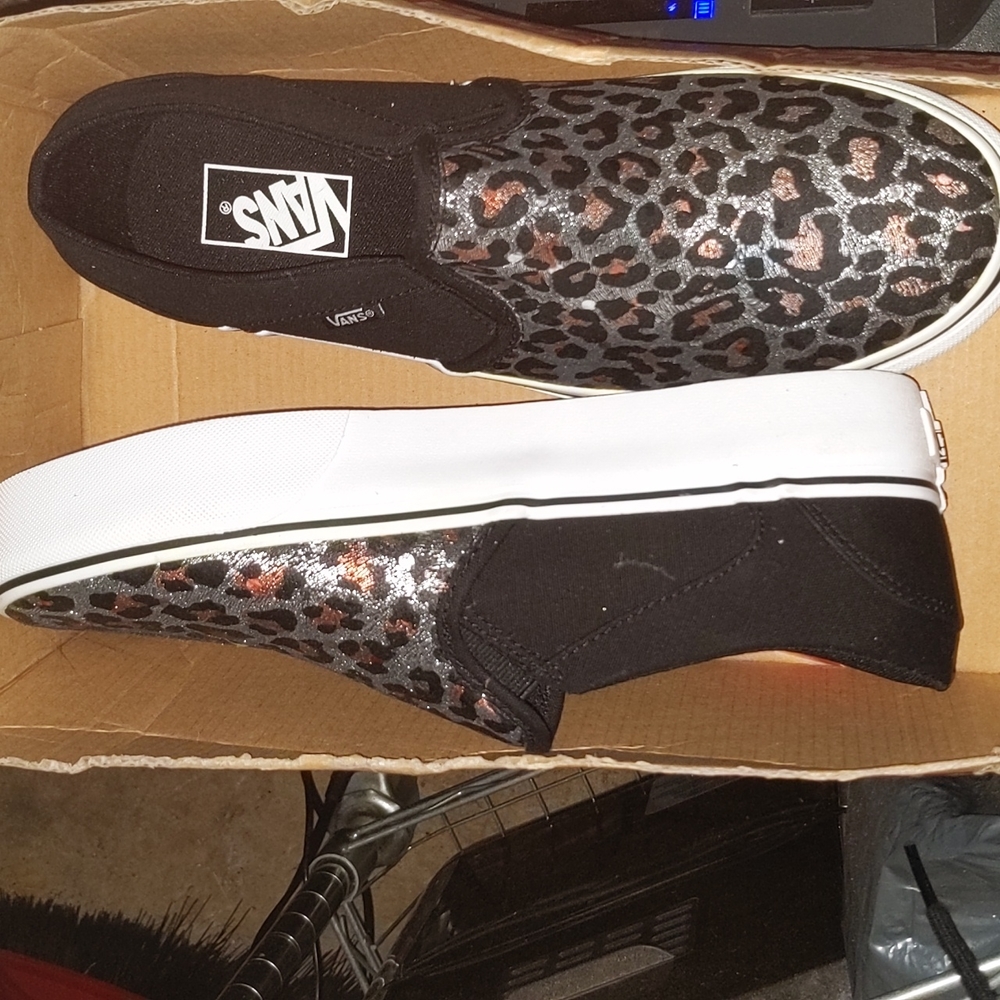 Women's platform Leopard Vans